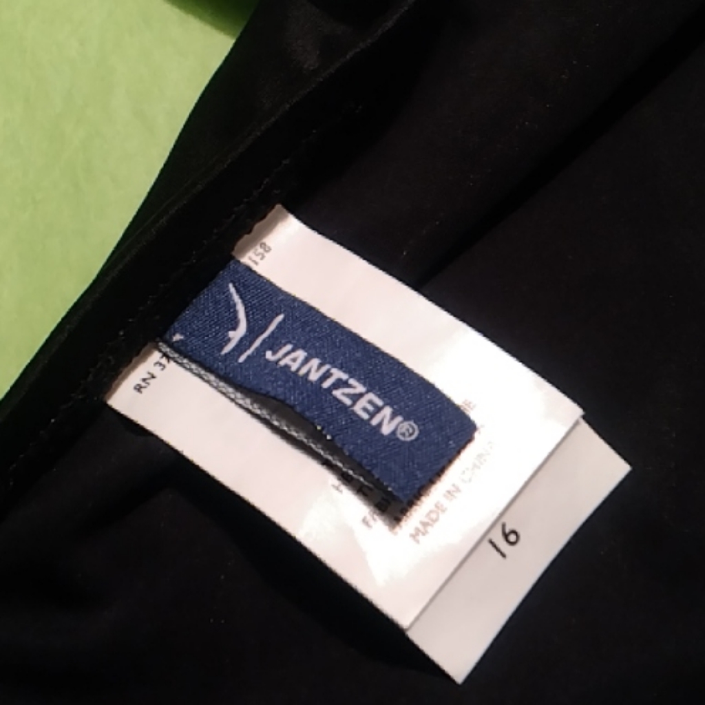 Jantzen Black Tennis/Coverup And Wrap
